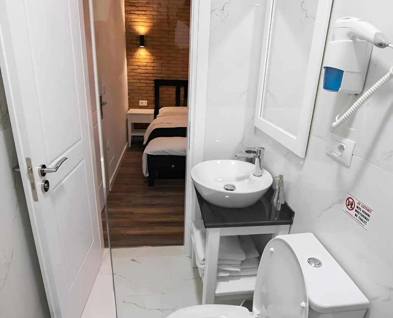 Hotel Sidi 티라나 3*,